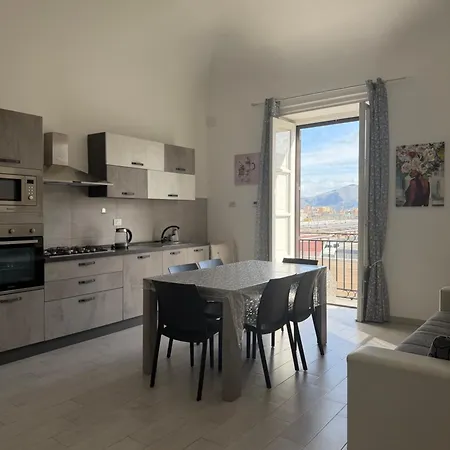 House 29-central Station Palermo